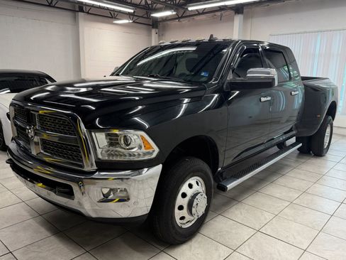 Used 2018 RAM 3500 Laramie AWD/4WD image 3