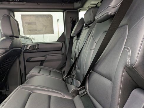 New 2025 Ford Bronco Badlands image 13