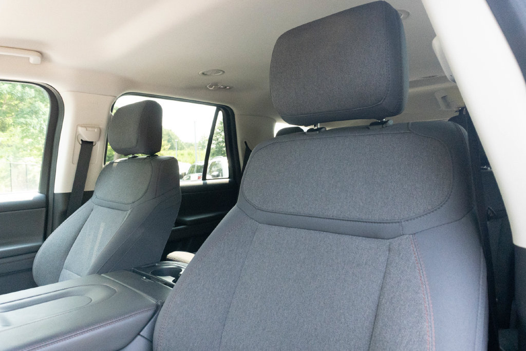 Used 2025 Ford Expedition Active RWD image 22