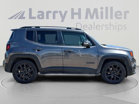 Used 2017 Jeep Renegade Altitude FWD image 6