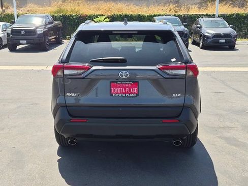 Used 2025 Toyota RAV4 XLE FWD image 9