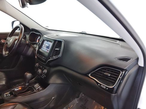 Used 2021 Jeep Cherokee Latitude Plus image 45