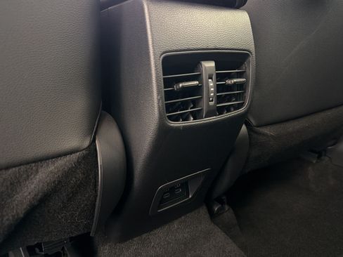 Used 2024 Toyota Corolla Cross AWD Hybrid w/ Convenience Package image 33