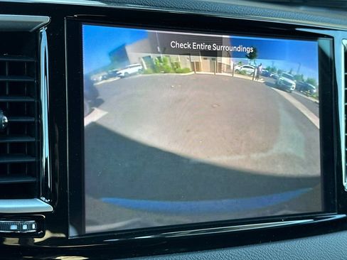 Used 2023 Chrysler Pacifica Touring-L FWD image 21