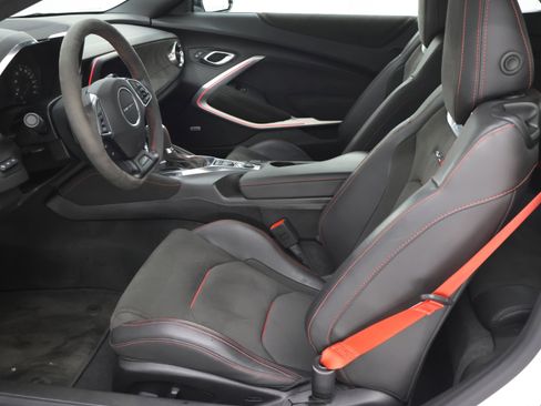 Used 2018 Chevrolet Camaro ZL1 RWD image 7