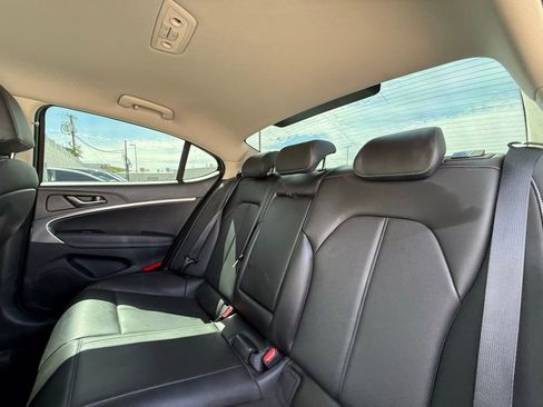 Used 2025 Genesis G70 2.5T RWD image 15