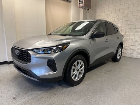 Certified 2023 Ford Escape Active image 2