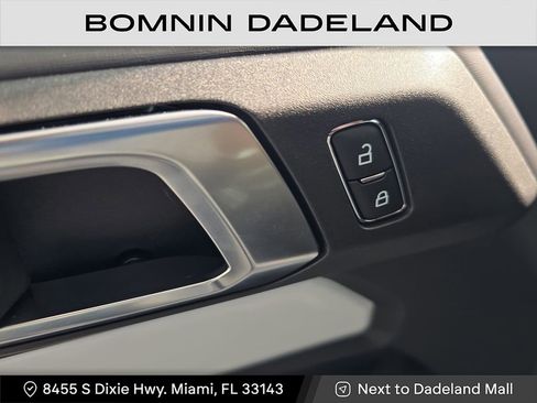 Used 2025 Ford Bronco Badlands image 10