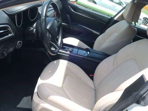 Used 2020 Maserati Ghibli RWD image 16