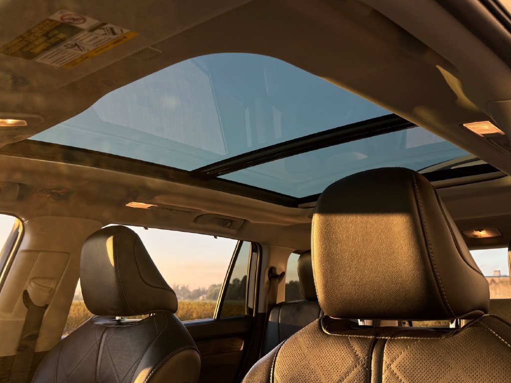 Certified 2022 Toyota Highlander Platinum AWD/4WD image 10