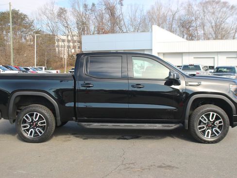 Used 2024 GMC Sierra 1500 AT4 w/ Technology Package image 8