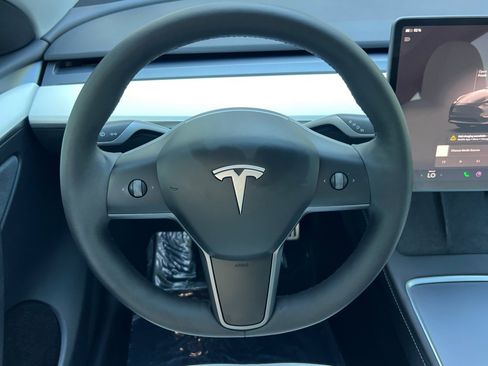 Used 2023 Tesla Model Y Performance AWD/4WD image 27