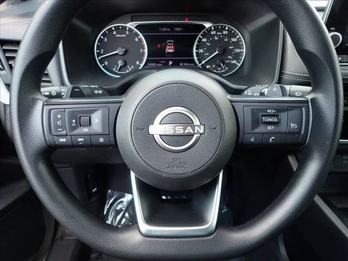 Used 2024 Nissan Rogue S AWD/4WD image 12