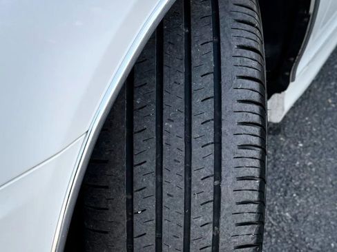 Used 2011 Hyundai Azera Limited w/ Navigation Pkg 3 image 52