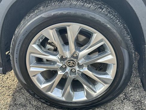 Used 2020 Toyota Highlander Limited image 7