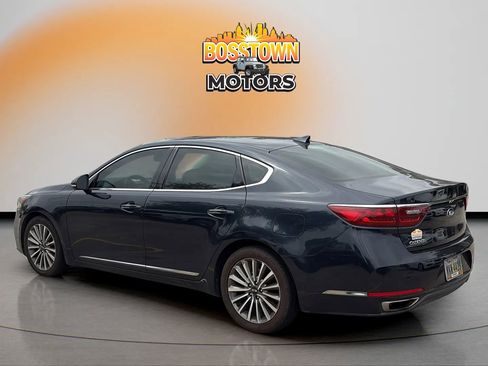 Used 2017 Kia Cadenza Premium image 4