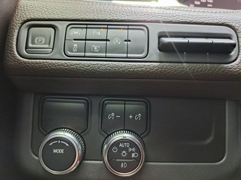 Used 2023 GMC Yukon Denali RWD image 15