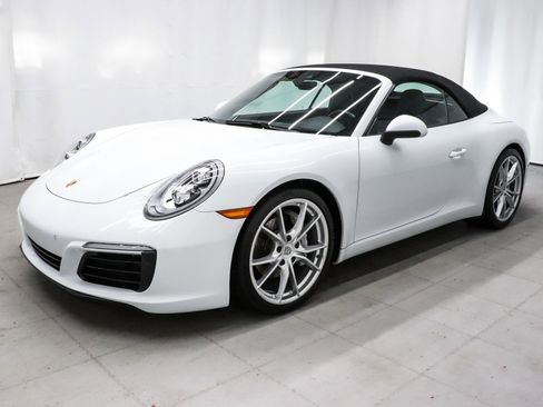 Used 2019 Porsche 911 Carrera image 3