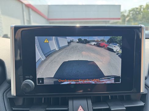 Used 2024 Toyota RAV4 LE AWD/4WD image 16