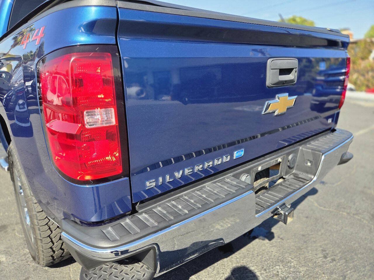 Used 2018 Chevrolet Silverado 1500 LT w/ LT Eassist Package AWD/4WD image 22