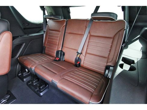 Used 2024 GMC Yukon Denali Ultimate AWD/4WD image 13