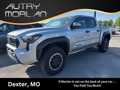 Used 2025 Toyota Tacoma TRD Off-Road AWD/4WD image 1