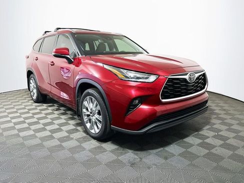 Used 2023 Toyota Highlander Limited image 1
