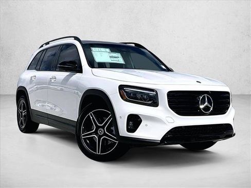 Used 2026 Mercedes-Benz GLB 250 image 2