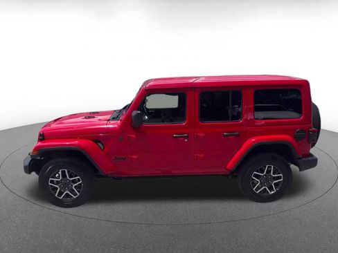 Used 2025 Jeep Wrangler Unlimited Sahara AWD/4WD image 9
