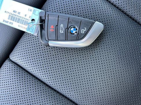 Used 2025 BMW 330i Sedan image 36