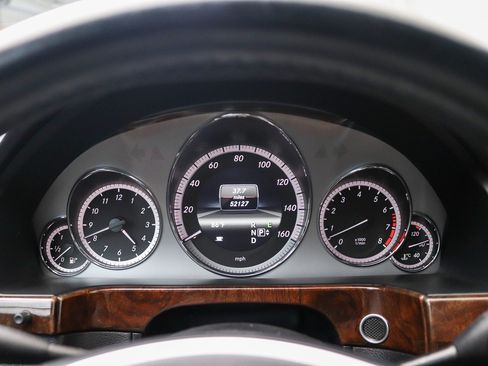 Used 2013 Mercedes-Benz E 350 Sedan image 28
