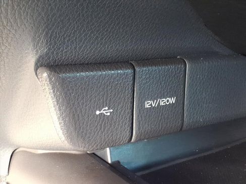 Used 2023 Toyota Camry SE image 21