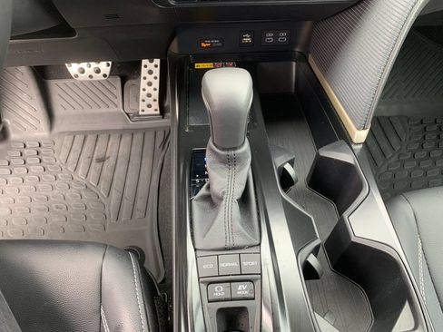 Used 2026 Toyota Camry SE FWD image 24