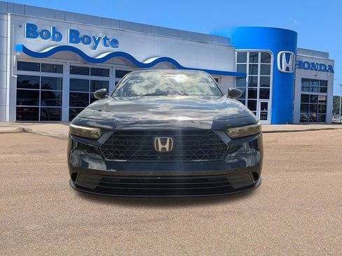 Used 2025 Honda Accord Sport image 2