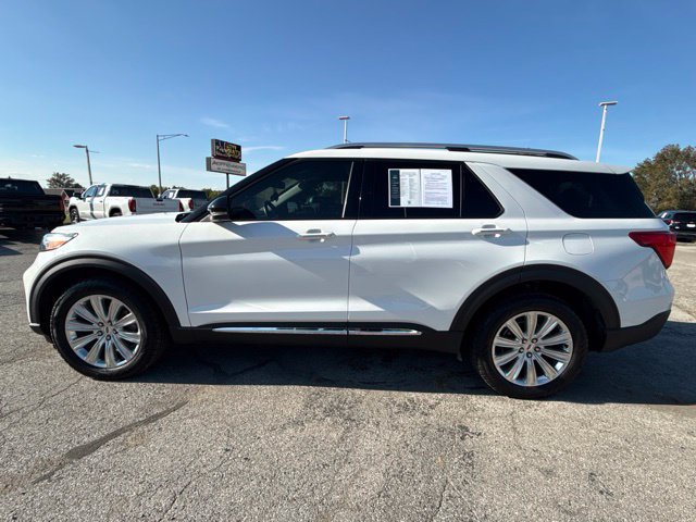 Used 2022 Ford Explorer Limited w/ Equipment Group 301A AWD/4WD image 2