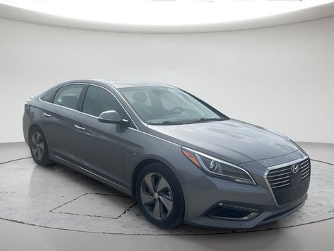 Used 2017 Hyundai Sonata Limited FWD image 2