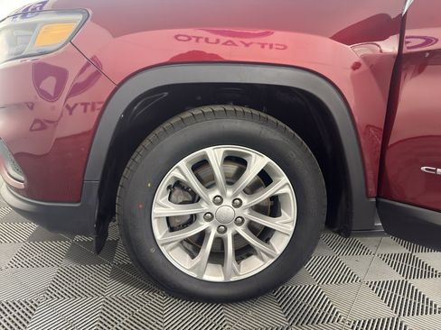 Used 2020 Jeep Cherokee Latitude FWD image 11