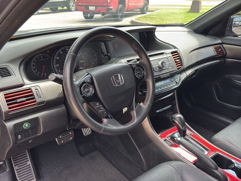 Used 2017 Honda Accord Sport Special Edition image 11