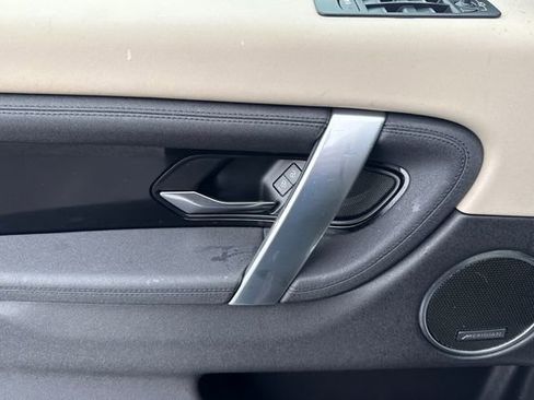 Used 2023 Land Rover Discovery Sport S image 11