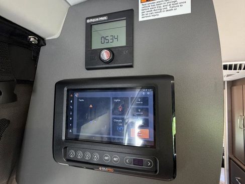 Used 2022 Mercedes-Benz Sprinter 2500 image 50