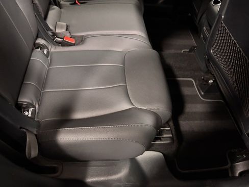 Certified 2025 Mercedes-Benz GLB 250 4MATIC image 24