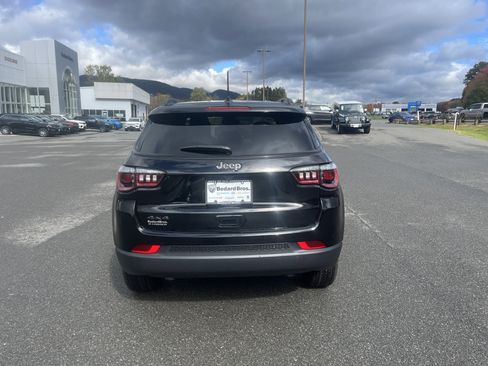 New 2026 Jeep Compass Latitude image 4