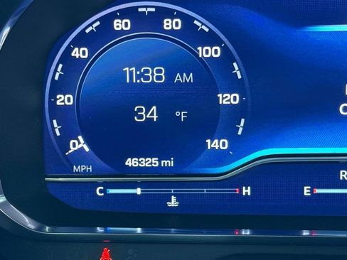 Used 2024 Chevrolet Suburban RST w/ Luxury Package image 5