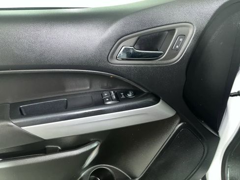 Used 2022 Chevrolet Colorado LT w/ Fleet Safety Package image 12