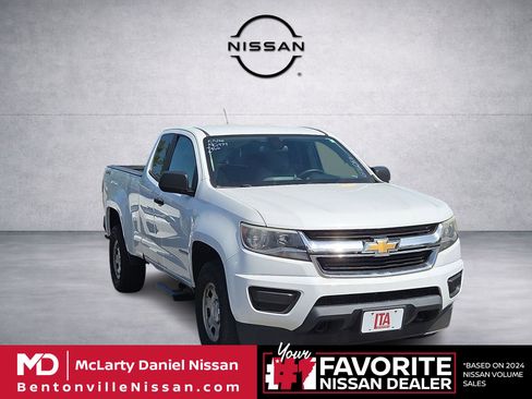 Used 2016 Chevrolet Colorado W/T w/ WT Convenience Package AWD/4WD image 1