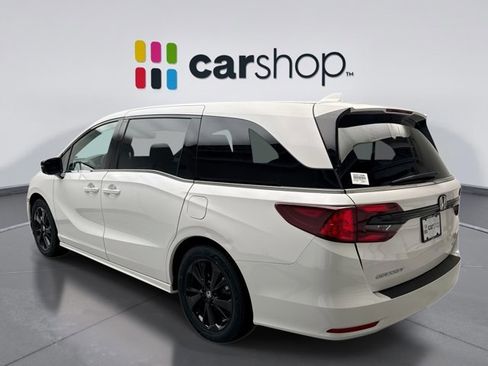 Used 2024 Honda Odyssey Sport image 3