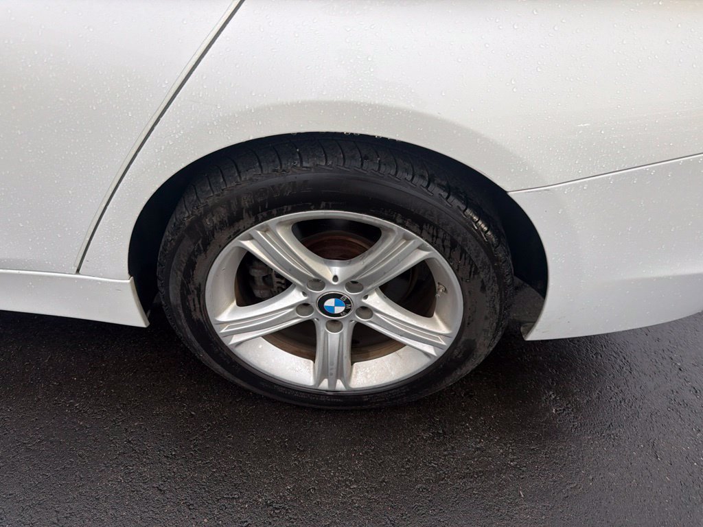 Used 2014 BMW 320i Sedan RWD image 6