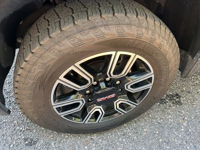 Used 2022 GMC Sierra 2500 AT4 w/ AT4 Preferred Package