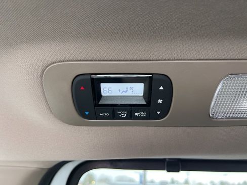 Used 2023 Honda Odyssey EX-L image 17