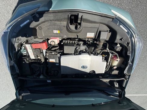 Used 2019 Toyota Prius XLE image 26